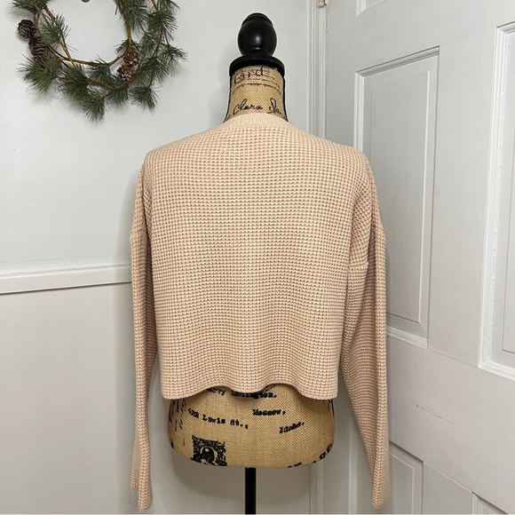 Superdown Pink V-Neck Pullover Cropped Waffle Knit Sweater - Picture 7 of 11